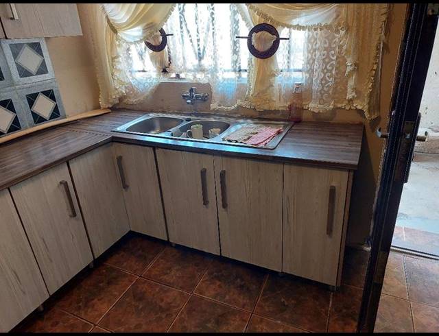 3 BEDROOM HOUSE FOR SALE IN SILUMA VIEW